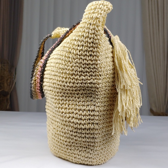 Haute Hippie Style Handcrafted Tote Bag. - Picture 6 of 12